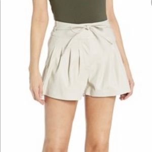 Blank NYC beige belted leather shorts 🗽